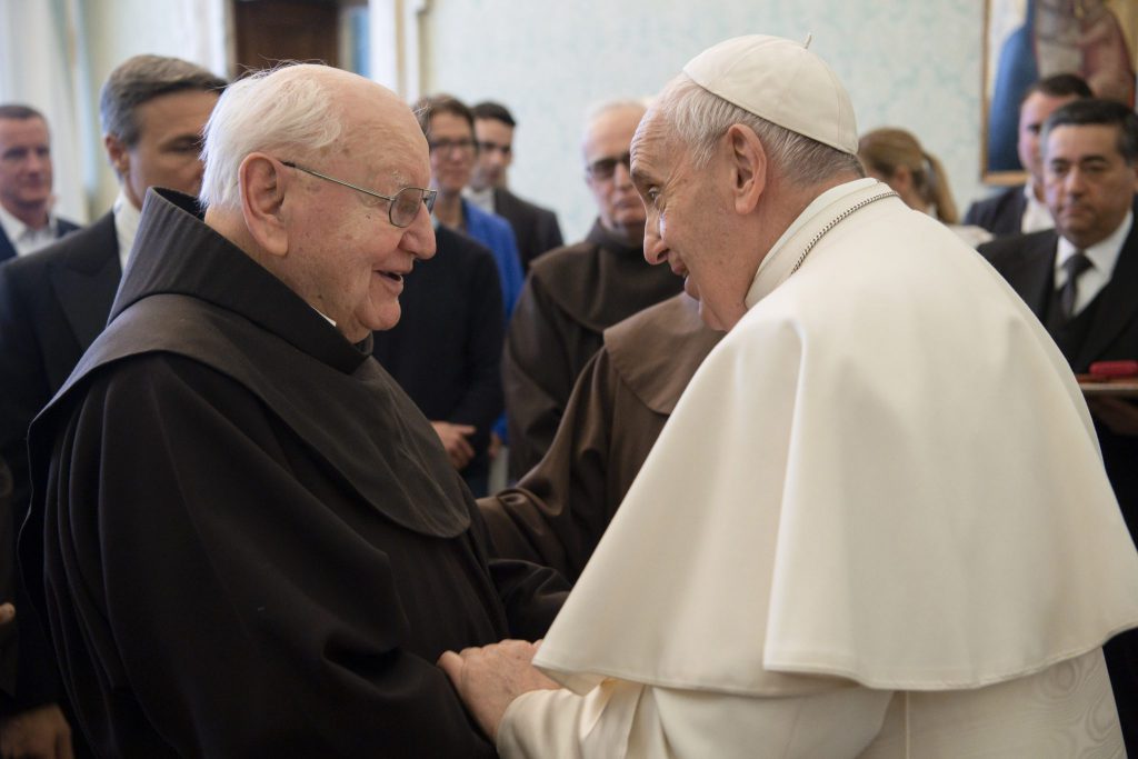 MZF erster Präsident Pater Andreas mit Papst VÖ bitte mit Quellenangabe Vaticanmedia MZF