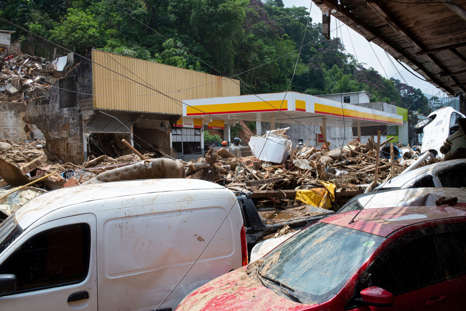 brasilien chaos nach erdrutsch und flut