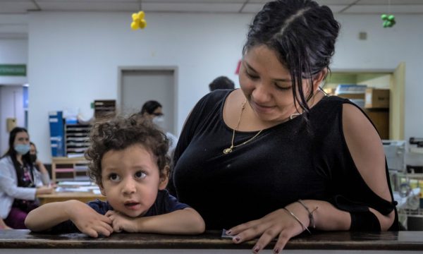El Salvador: Kleine Herzen retten durch lebenswichtige Operationen 