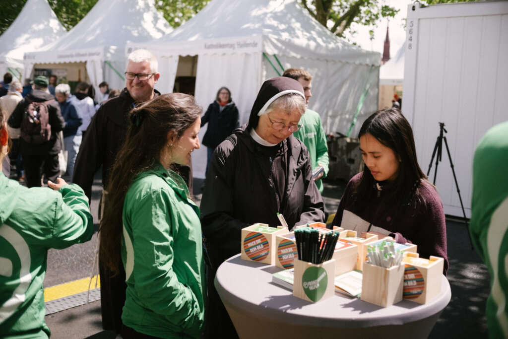 20260514_KT_Kirchenmeile_Franziskaner_Helfen_088