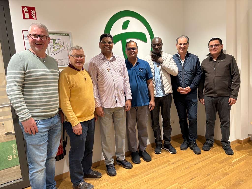 Treffen von Mitgliedern von Franziskaner Helfen aus Bonn mit Franciscan Missions aus Waterford, USA, und Fondazione OFM Fraternitas aus Rom, Italien