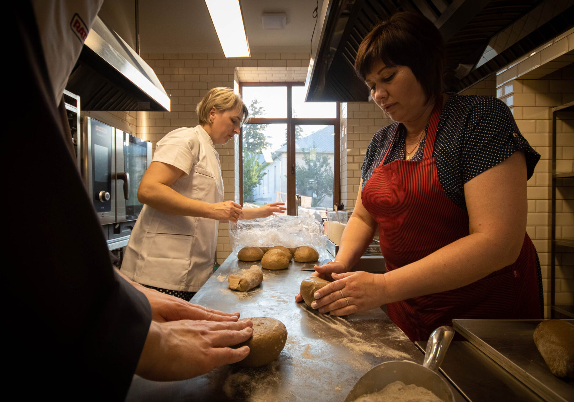 ukraine Franziskaner Bäckerei 3 Brot