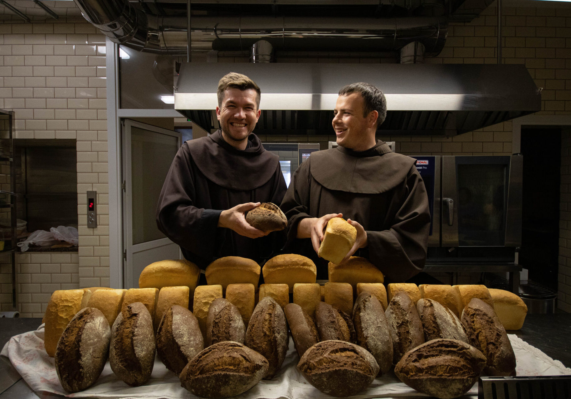 ukraine Franziskaner Bäckerei Brot 4